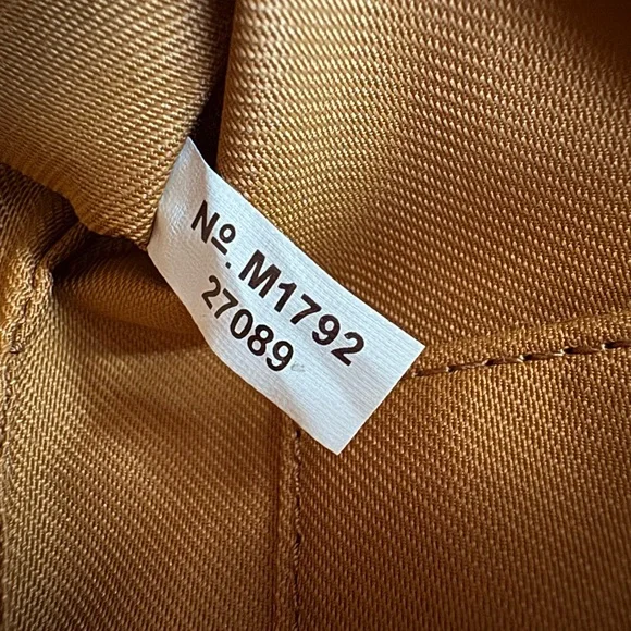 BNWOT Coach Small Wristlet With Cut Out Tea Rose – Cream/Gold - Picture 10 of 14